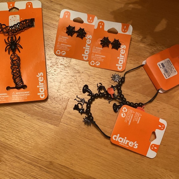 Spooky Scary Black Spider Web Halloween earrings 🕷️🕸️🕷️ - Picture 2 of 4